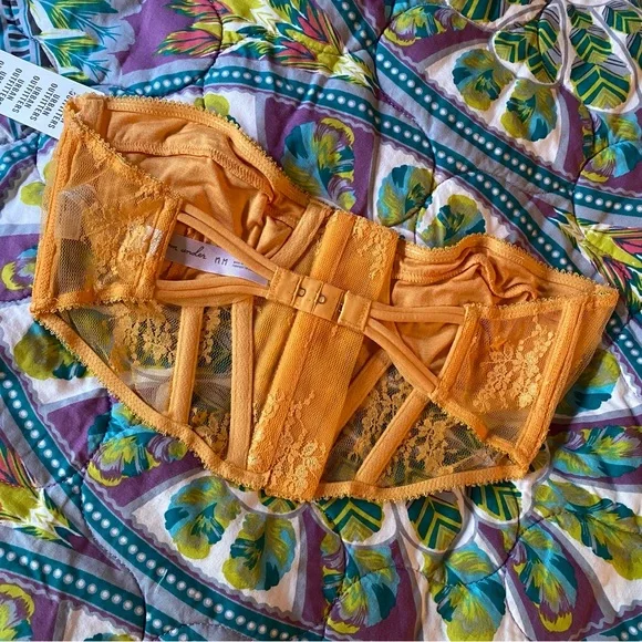 uo lace corset - Picture 7 of 9